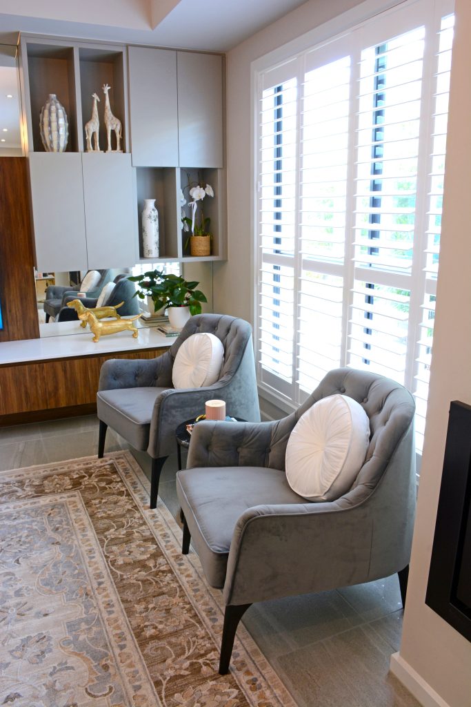Transitional Living room design